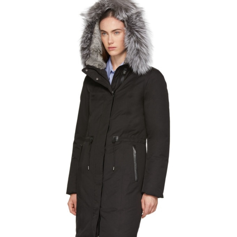 Authentic MACKAGE Enia x Mid length black winter down coat with grey fur